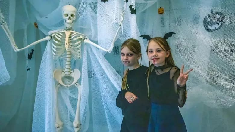 Škola duhova: Halloween u zidovima Adriatic College