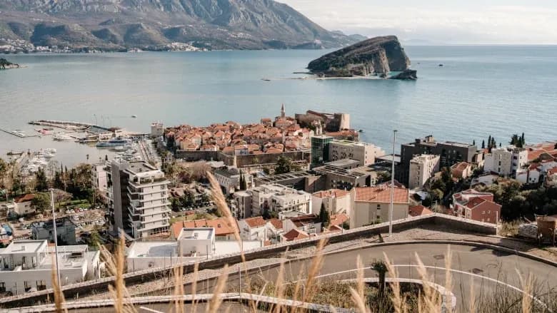 Adriatic College: Walking