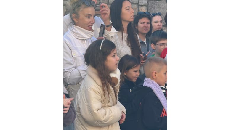 Новогодняя благотворительная ярмарка TOPLA ZIMA 2025